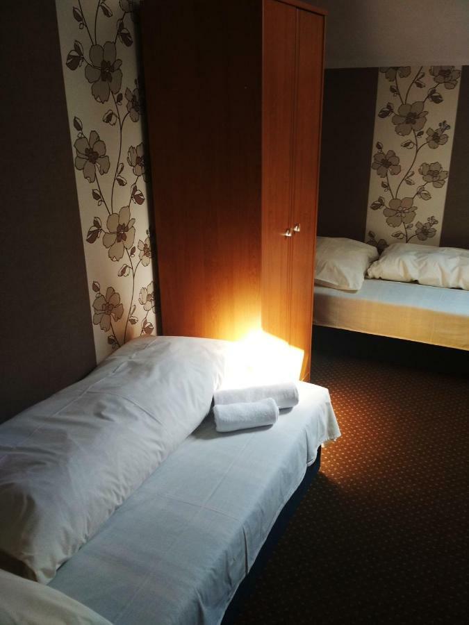 Motel Sawik Dziekanowice Lednogora Exteriér fotografie